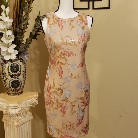 Dress - Picture 2 of 4